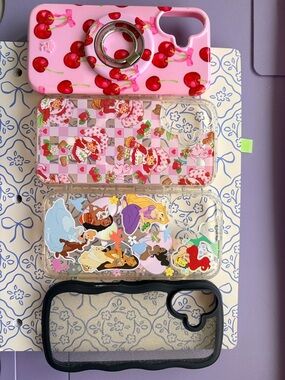 Cute IPhone 16 case bundle